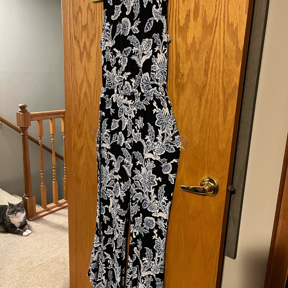 Vince Camino Jumpsuit, Size XS.